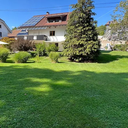 Bachgefluester Daire *