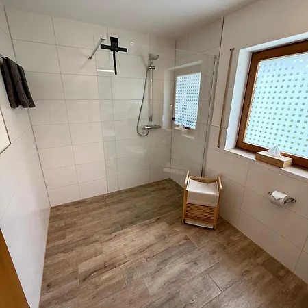 Apartment Bachgefluester