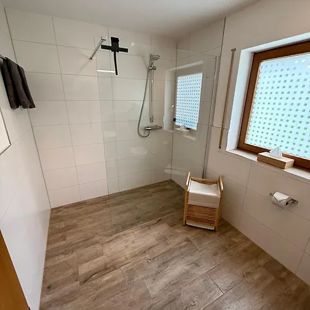 Apartment Bachgefluester