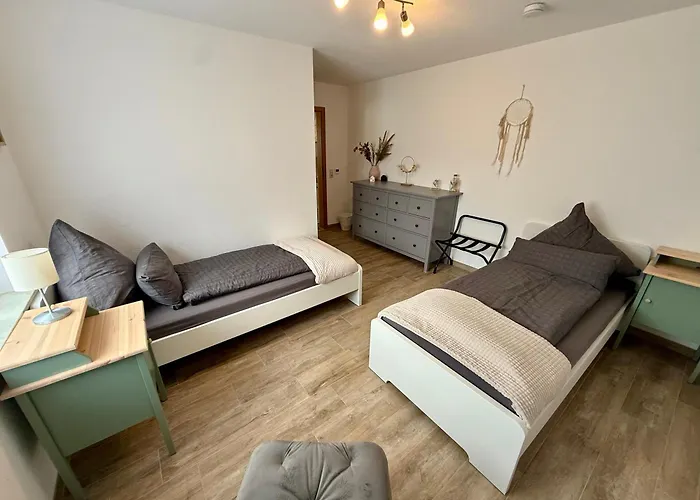 Bachgefluester Lägenhet